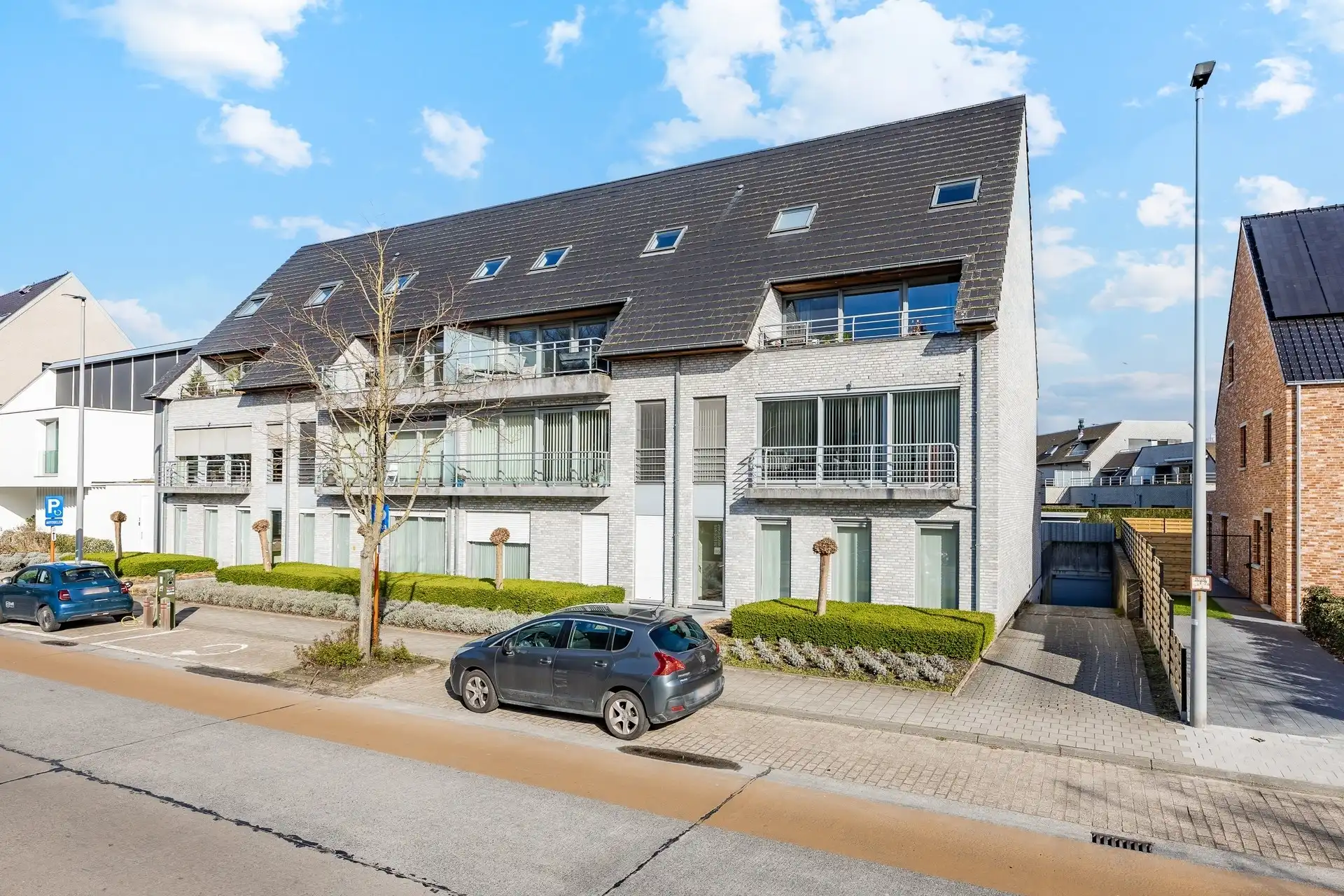 Topappartement met 2 slaapkamers en tuin! foto {{pictureIndex}}