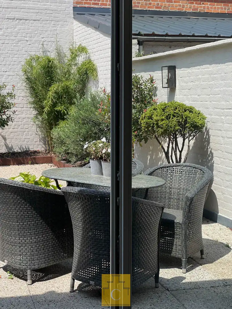 perfect gelegen pas gerenoveerde stadswoning - 340 m2 vloeroppervlakte - met garage, tuin en extra terras op het verdiep foto 9