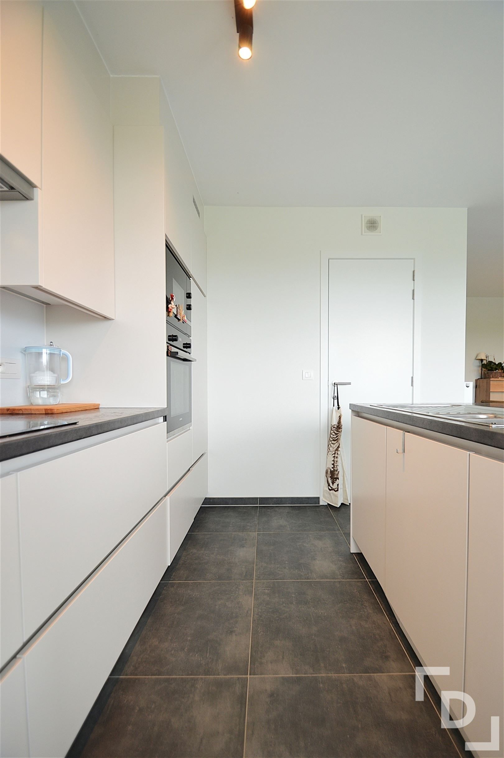 Recent appartement met garage te huur in Ieper. foto 9