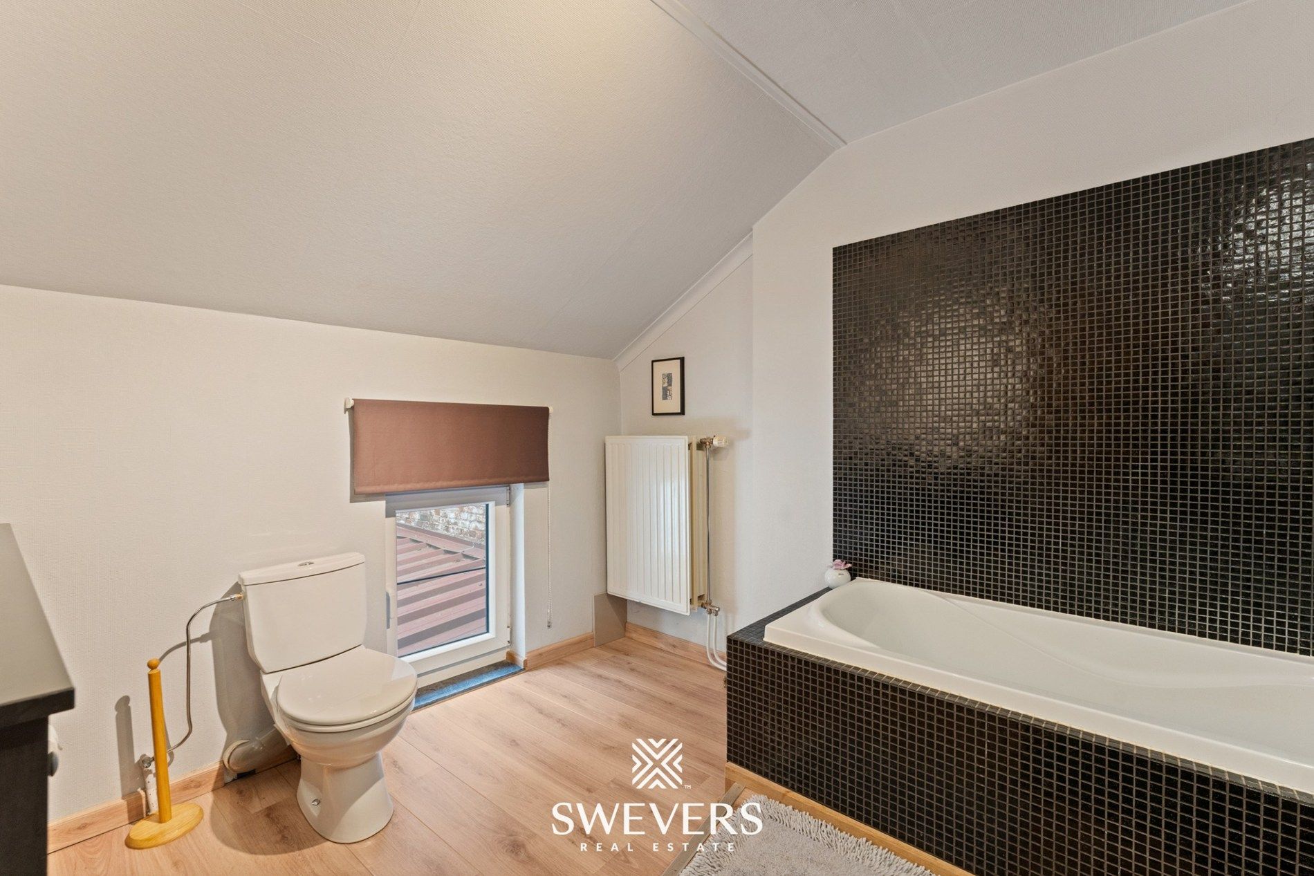 Instapklare, charmante rijwoning met terras in het groene Jesseren   foto 22