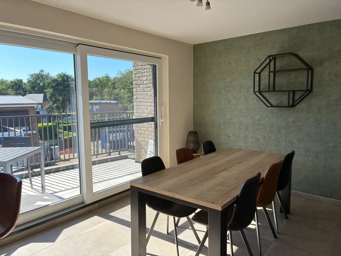 Appartement met ruim terras en autostaanplaats foto 6