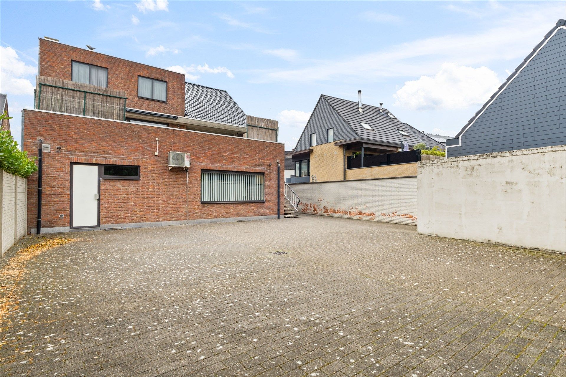 Handelspand met woonst, in centrum overmere met ruime parking en garage.  foto 29
