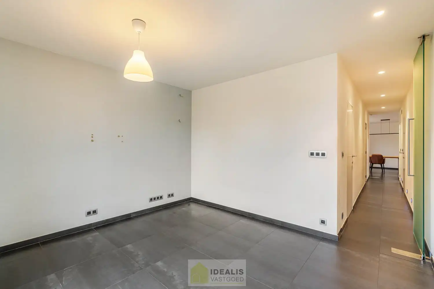 Idealis Vastgoed – Ruim op te frissen gelijkvloers appartement met 3 slaapkamers foto 22