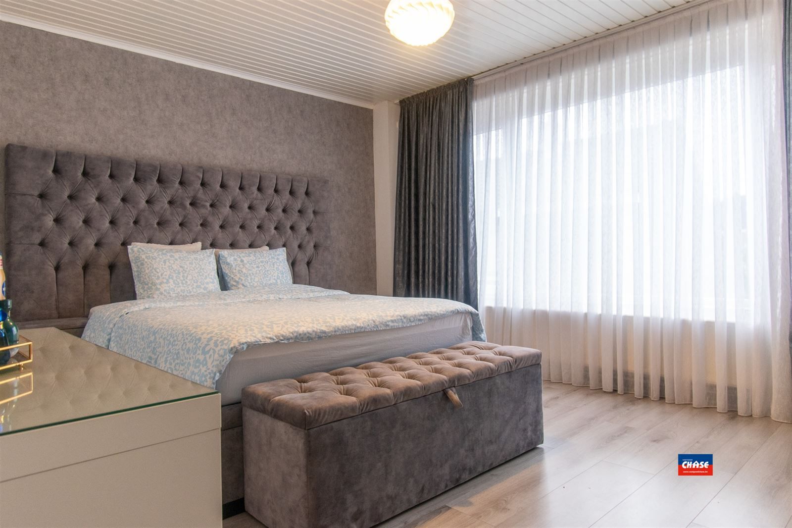 Gezinswoning met vier slaapkamers en tuin foto 14