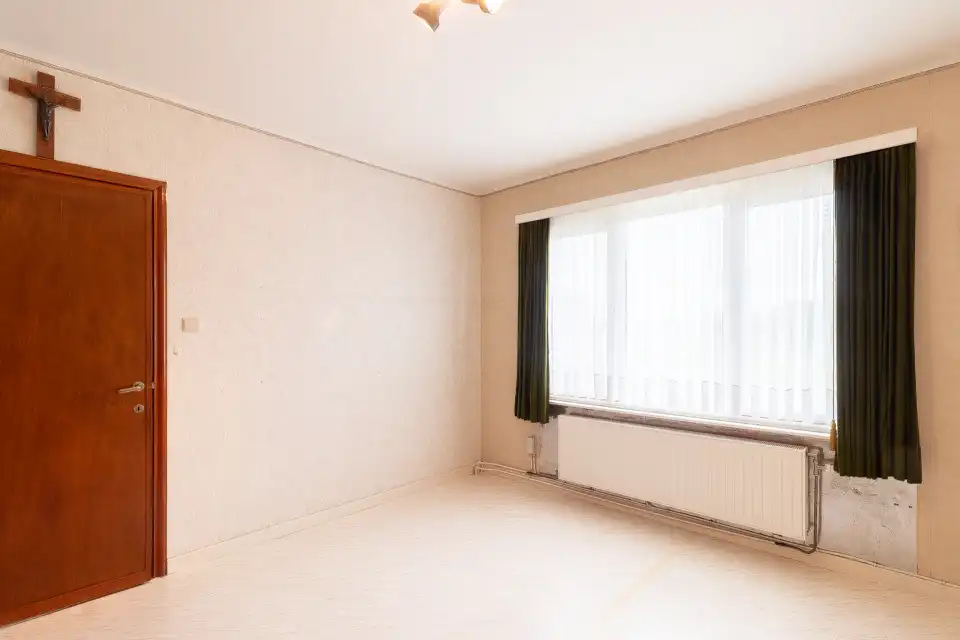 Halfopen gezinswoning met grote tuin in groene omgeving foto 11