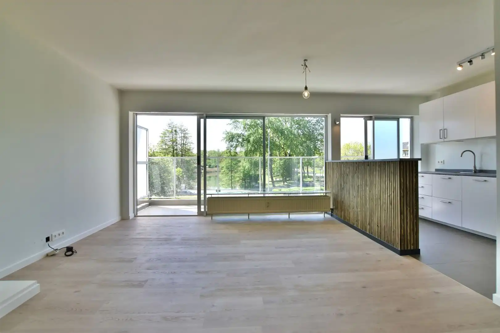 Stijlvol vernieuwd appartement met uniek zicht op de Brusselse Forten foto 3