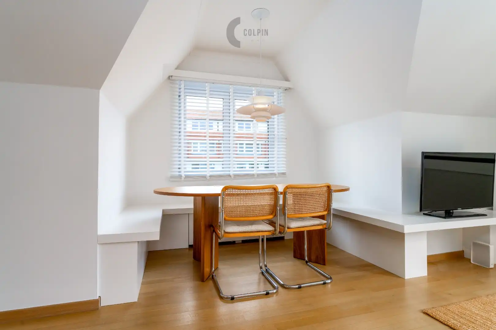 Appartement in villaresidentie op toplocatie met garage foto 2