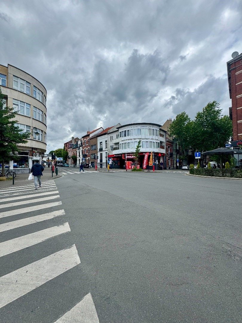Licht en ruim 2-slaapkamerappartement te koop in Laken foto 27