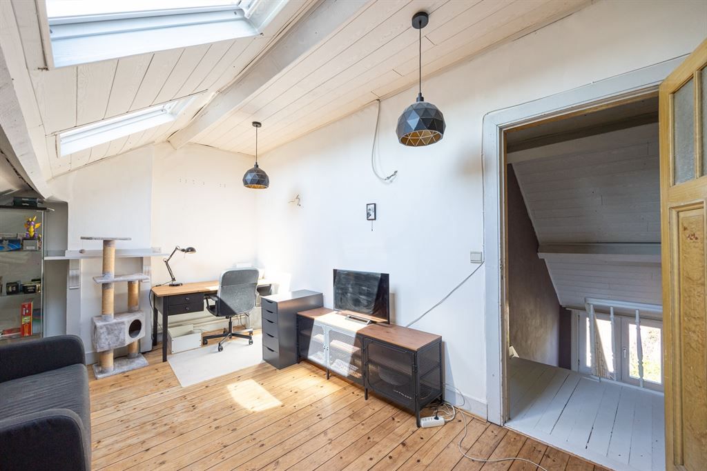 Authentieke woning met 4 slpk en grote tuin foto 19