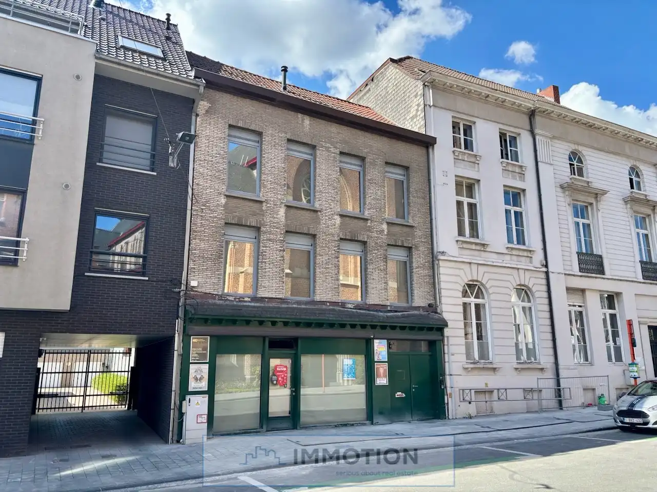 Hoofdfoto van de publicatie: Investeringseigendom in centrum Kortrijk - multifunctioneel pand