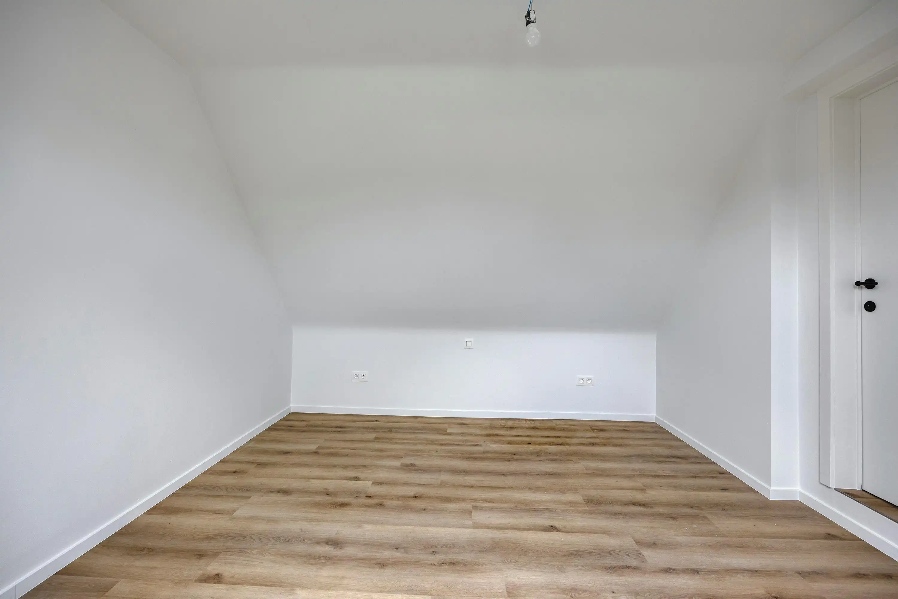 Recent gerenoveerd huis met 3 kamers te koop in Deerlijk foto 21