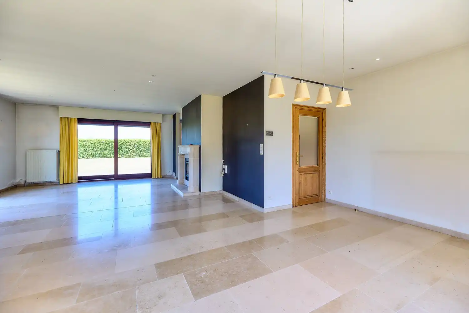Ruime en degelijk gebouwde villa op groen perceel van 1318m² met zicht op de velden foto 5