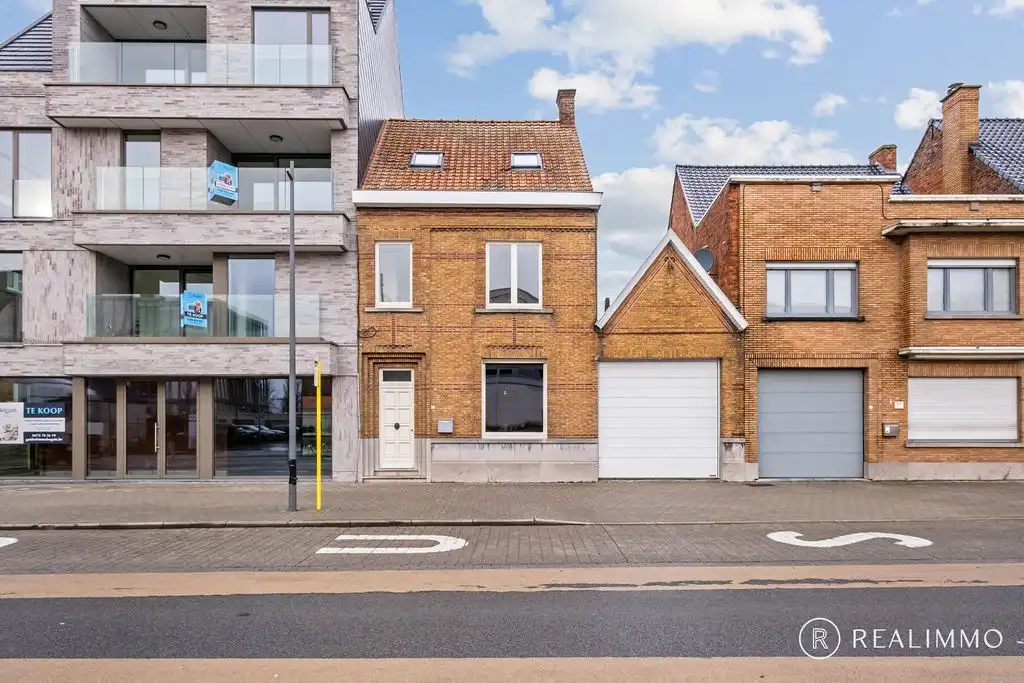 Hoofdfoto van de publicatie: Stijlvol gerenoveerde woning met 4 slaapkamers