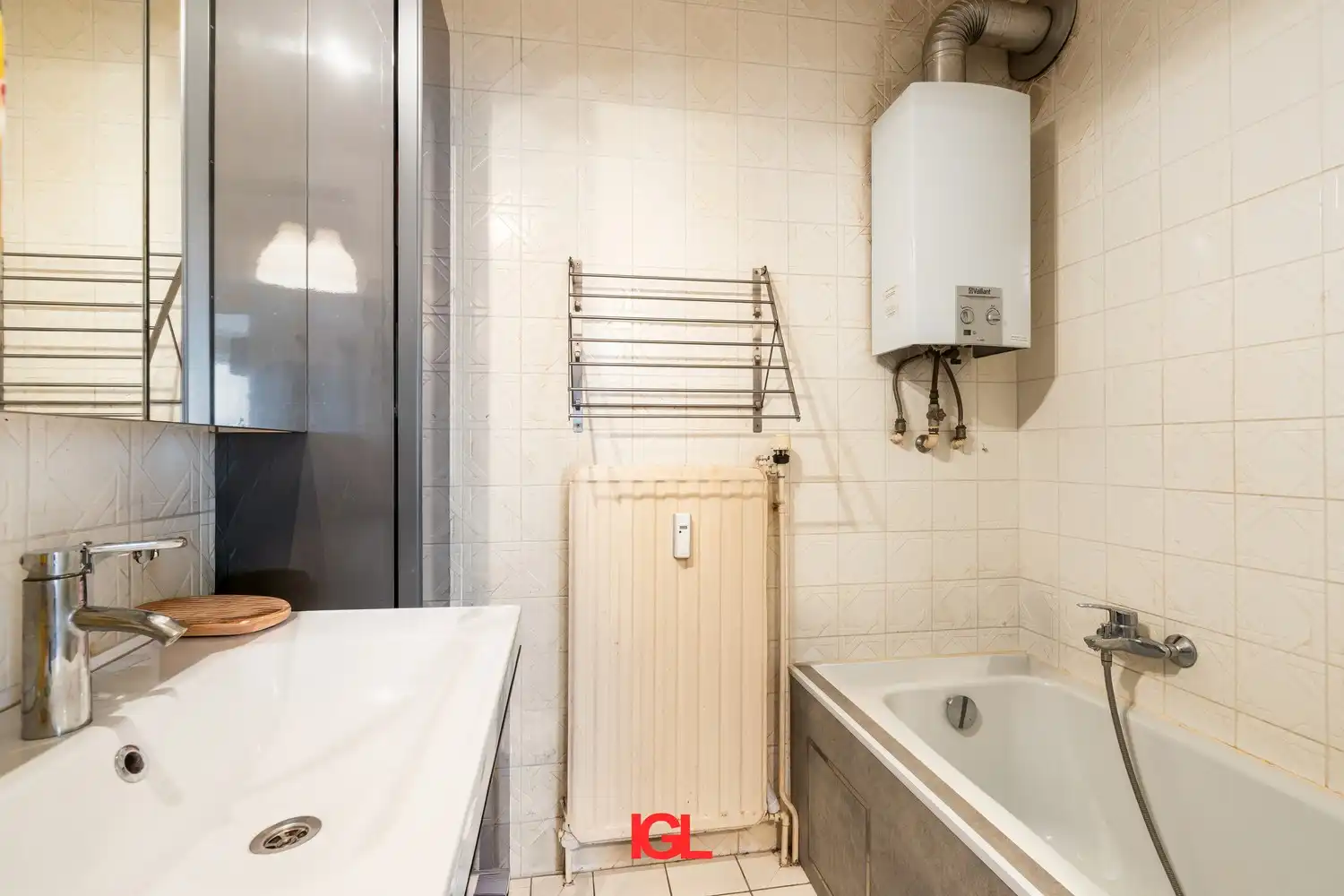 Zonnig & gerenoveerd één slaapkamer-appartement op grens Dilbeek-Molenbeek + optionele ondergrondse staplaats foto 11