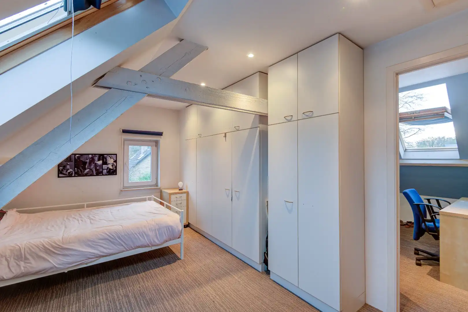 Half open woning in Schilde met zonnige tuin op het zuidwesten, terras en 4 slaapkamers, 1 badkamer en 4 parkeerplaatsen foto 18