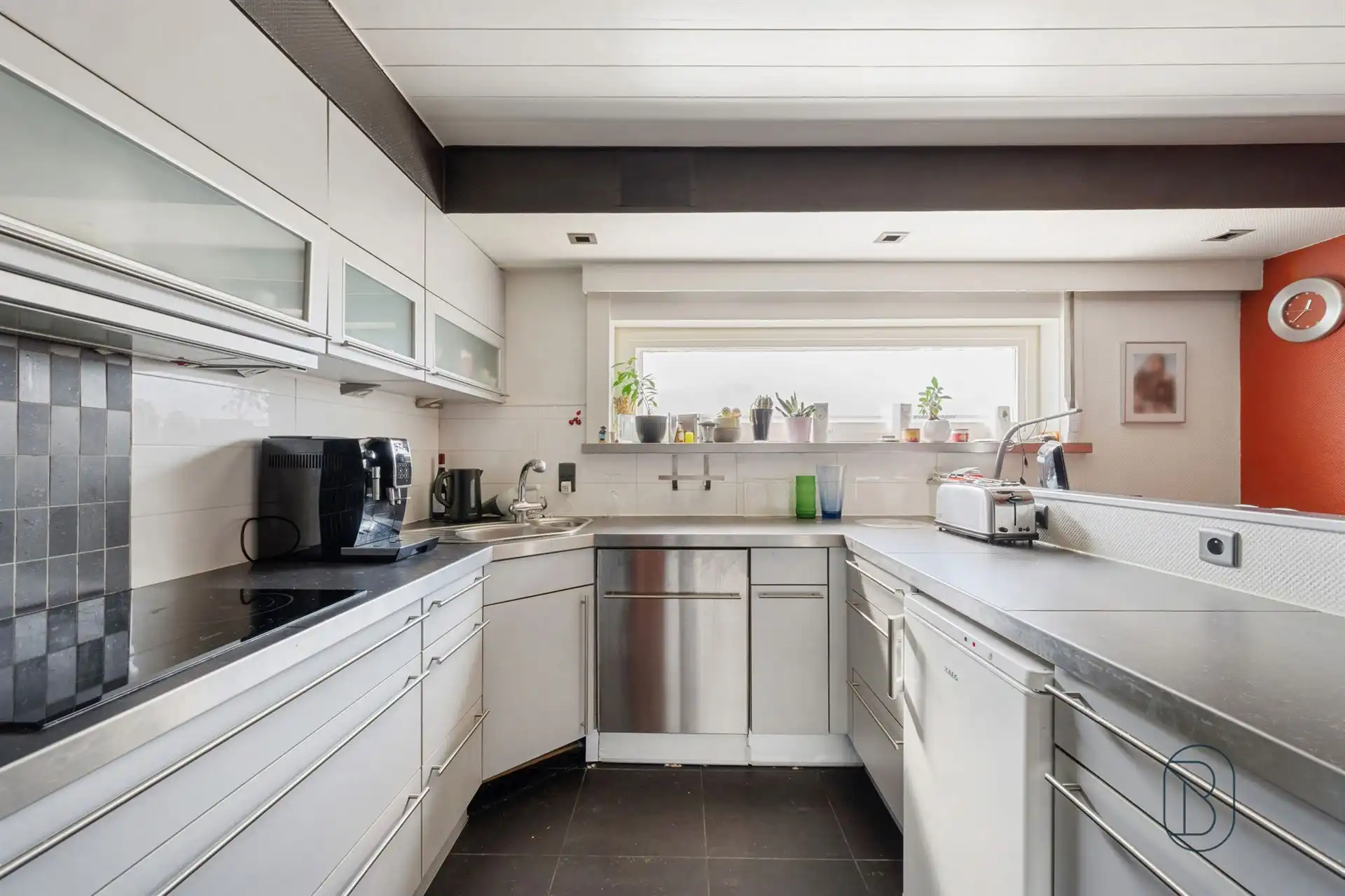 Karakteristieke woning met wellnessruimte en zwembad foto 8