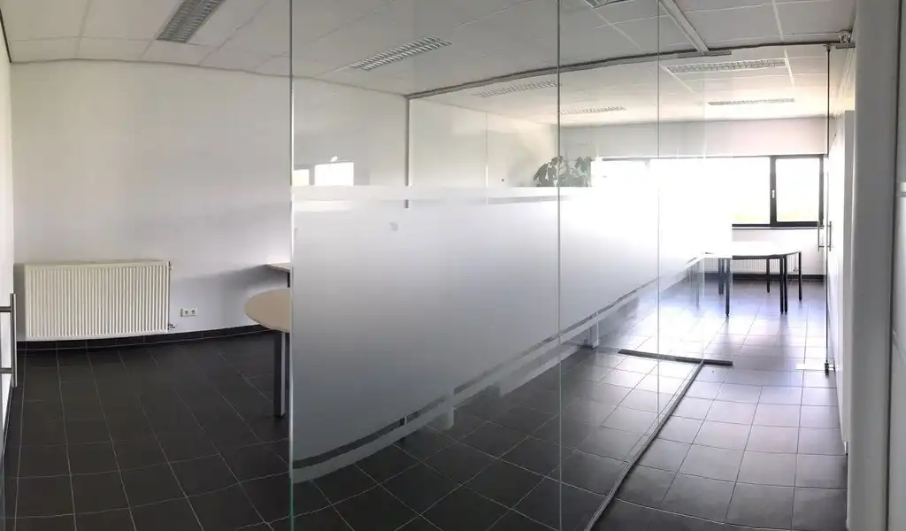 Kantoorruimte te huur vlakbij E313 in Geel foto 9