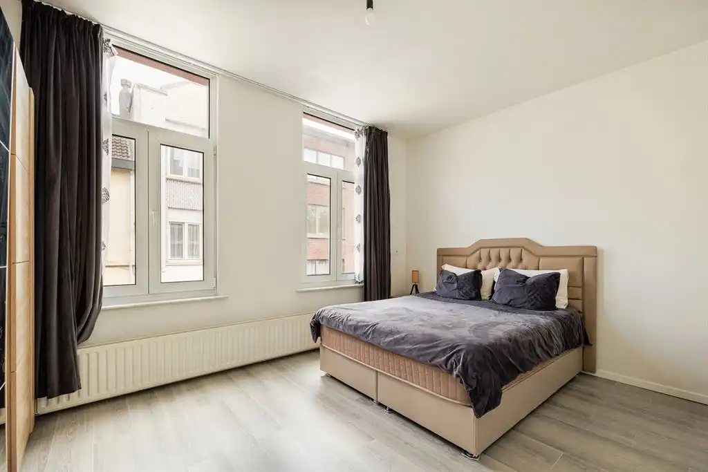 Gerenoveerde woning met 4 slaapkamers aan Krugerpark foto 13