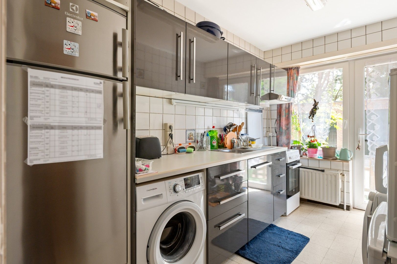 Gelijkvloers app. met terras & garage in rustige buurt foto 7