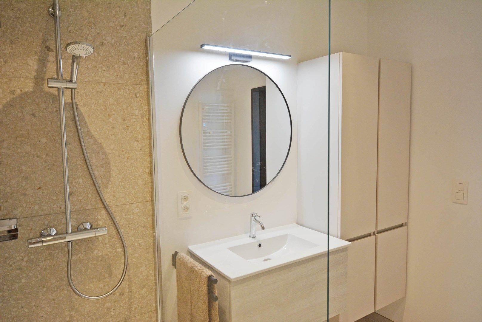 Appartement op wandelafstand van het centrum volledige gerenoveerd foto 14