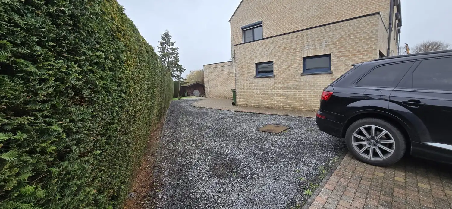 Multifunctioneel gebouw met parking, onmiddellijk beschikbaar! foto 11