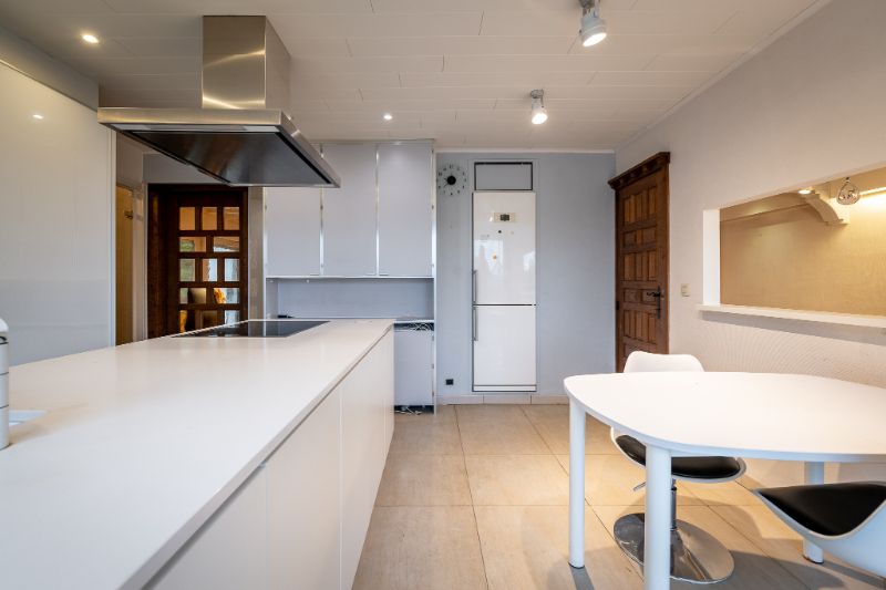 Instapklare villa met upgrade potentieel op topligging! foto 14