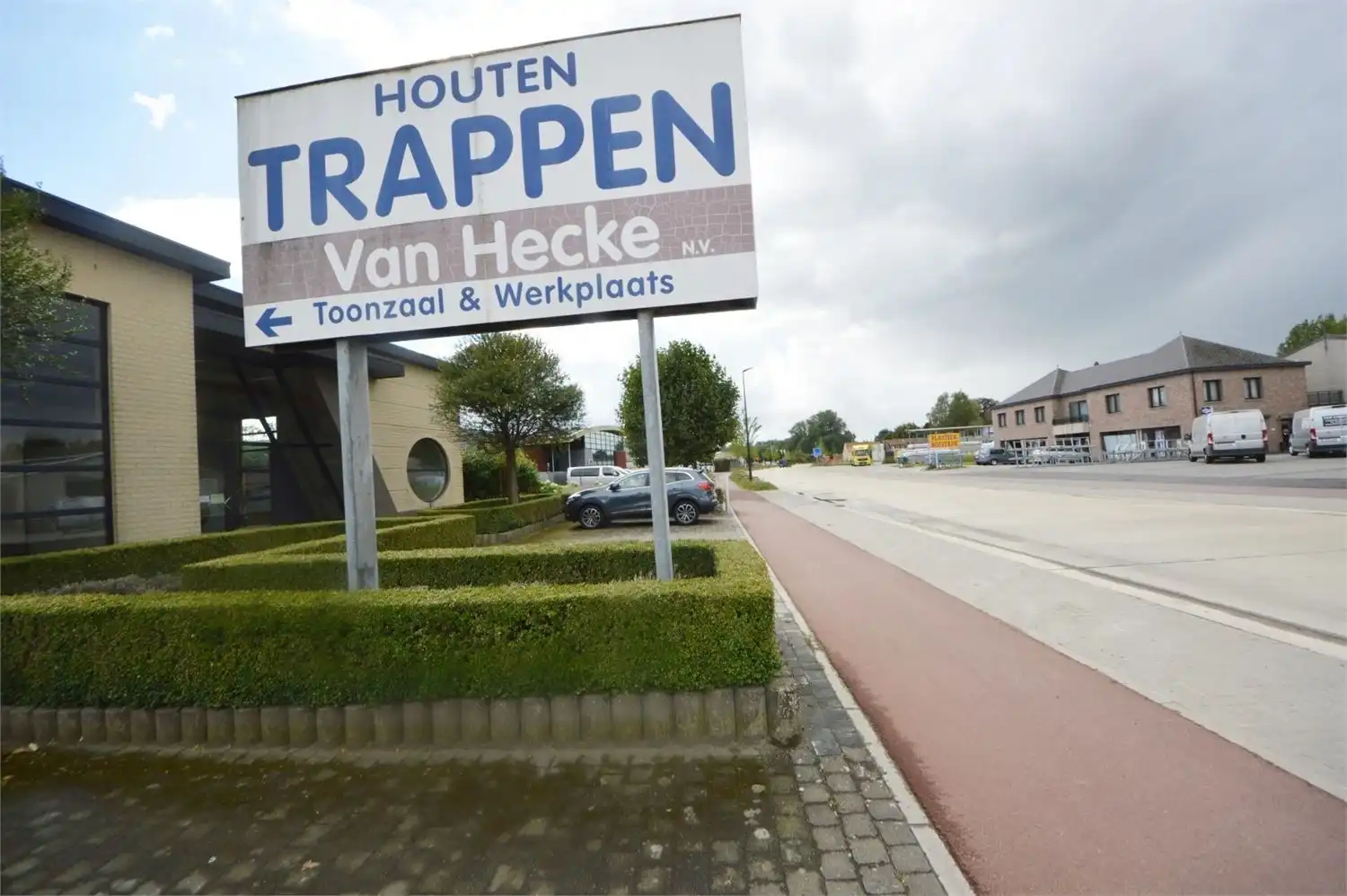 UNIEK BEDRIJFSGEBOUW MET OPTIONELE SHOWROOM INDUSTRIEZONE NOORD II foto 27