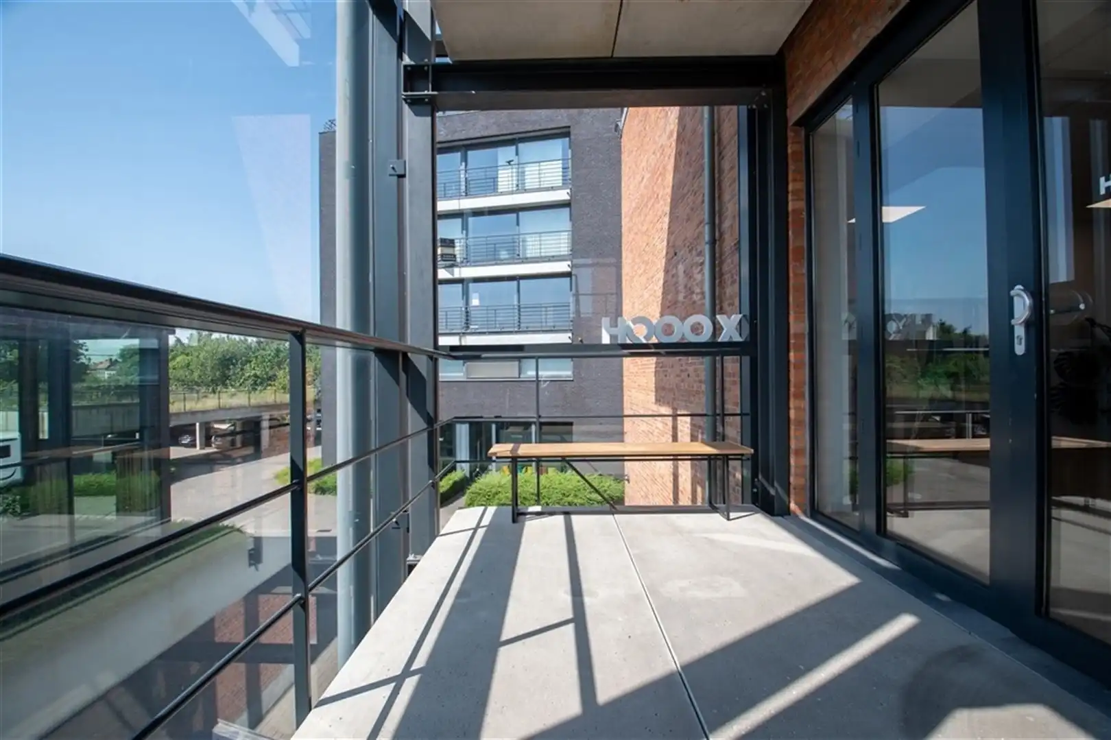 Rustig gelegen loftkantoren nabij Dampoort Station van 210 m² foto 6