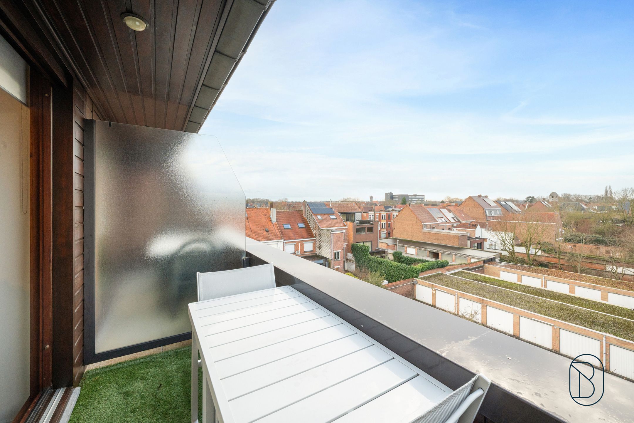 Centraal gelegen dakappartement met 2 slk en terras!  foto 5