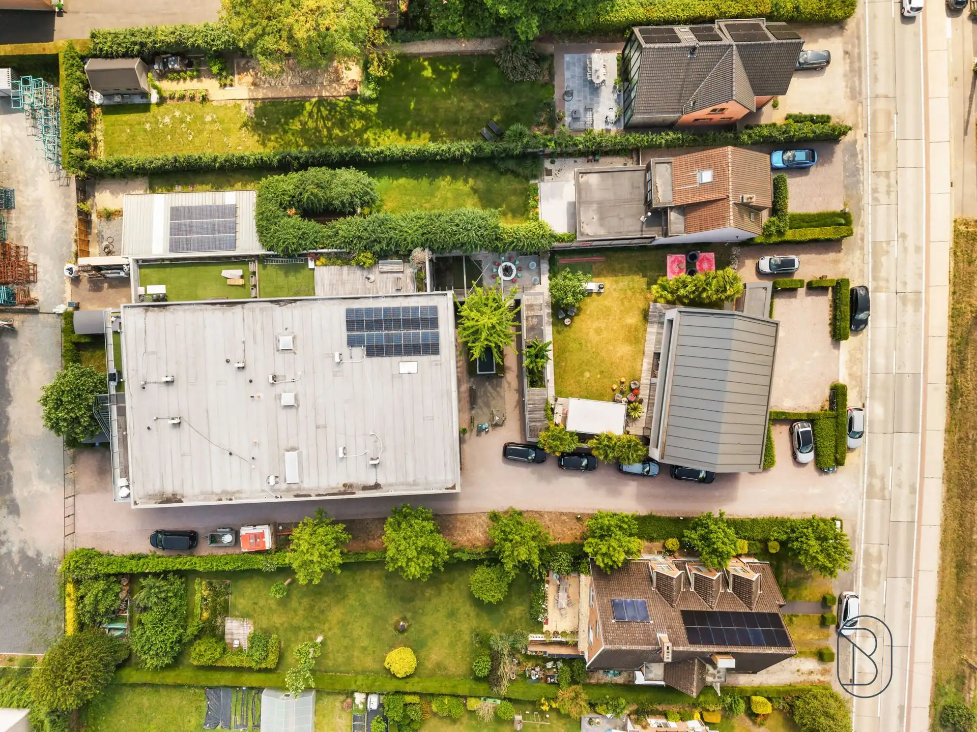 Wonen en werken (kantoren en loods): ideale investering!  foto 3