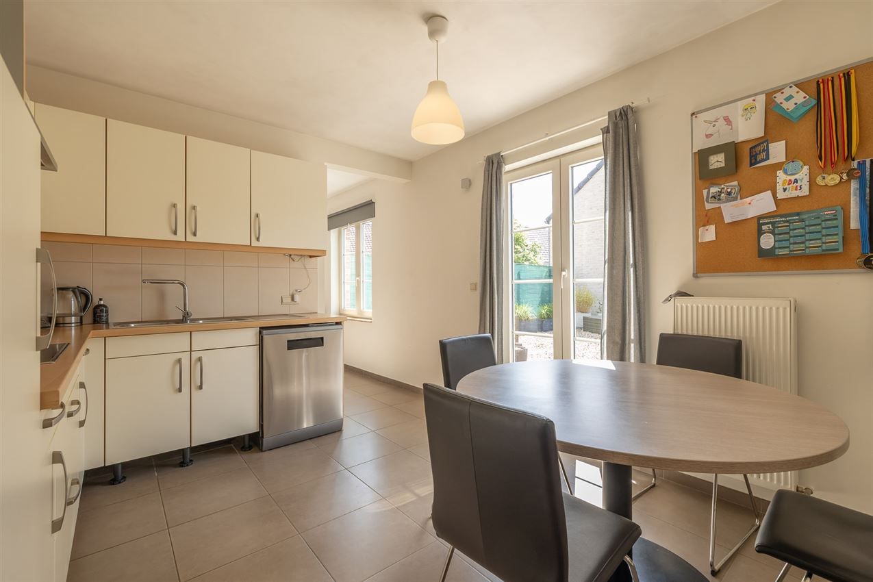 Royale duplex met terras en garage foto 11