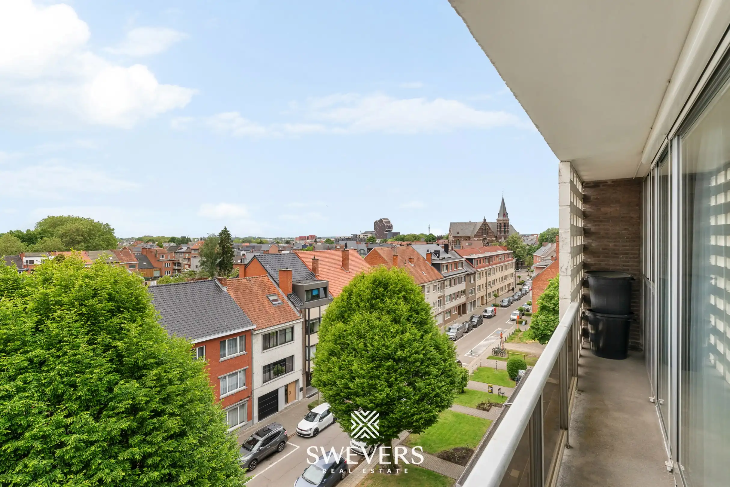 Ruim appartement met panoramisch uitzicht en garagebox nabij het centrum van Hasselt foto 14