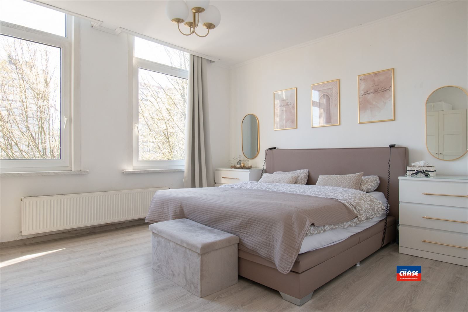 Charmante herenhuis met vier slaapkamers en twee badkamers foto 12