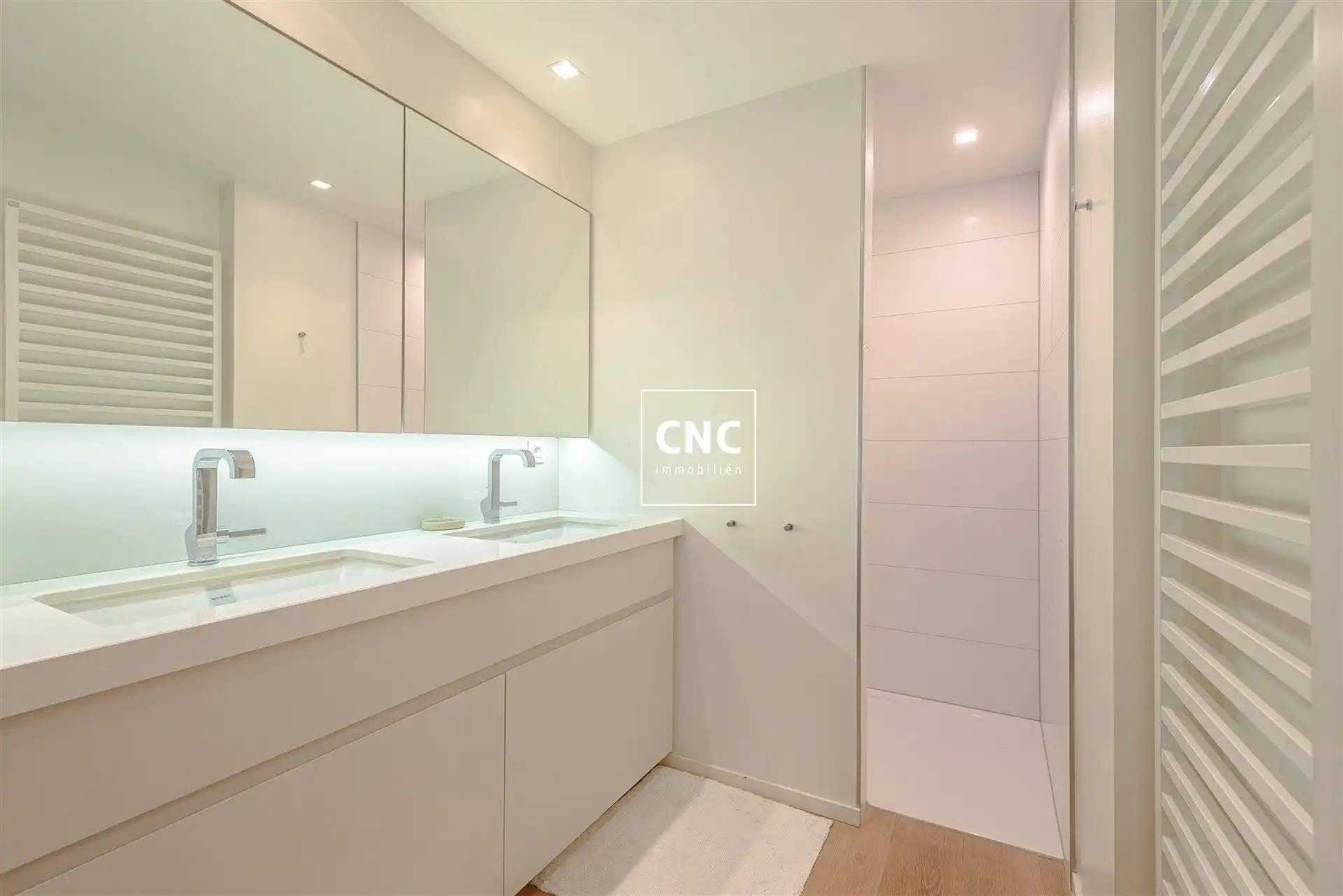 Volledig gerenoveerd appartement met karakter op toplocatie foto 11