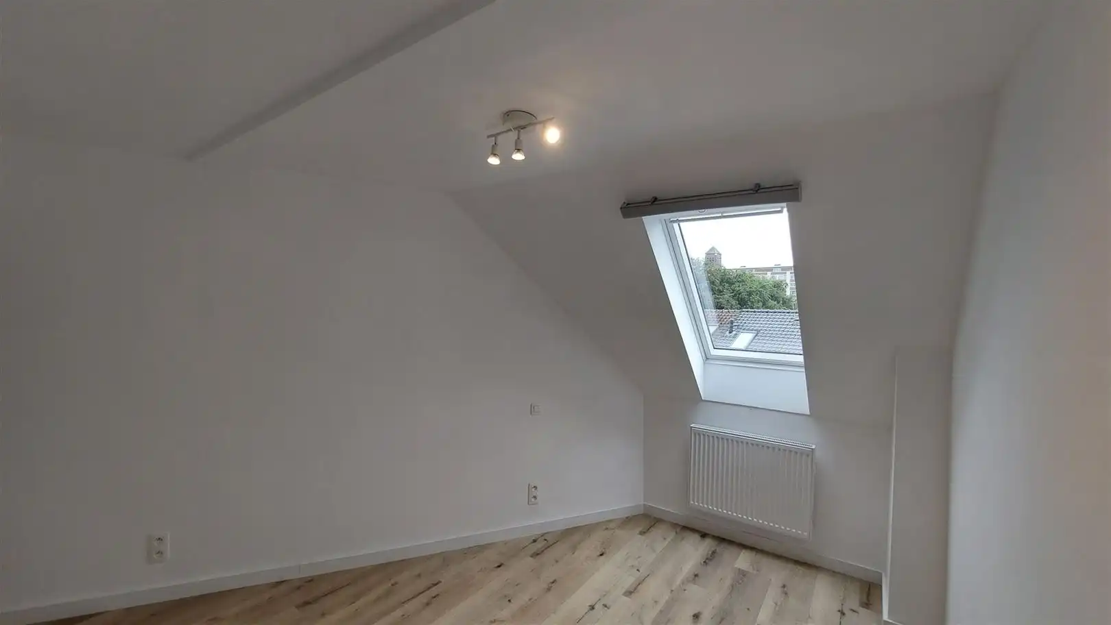 TE HUUR: Gerenoveerd appartement met 1 slaapkamer én autostaanplaats in Hasselt! foto 5