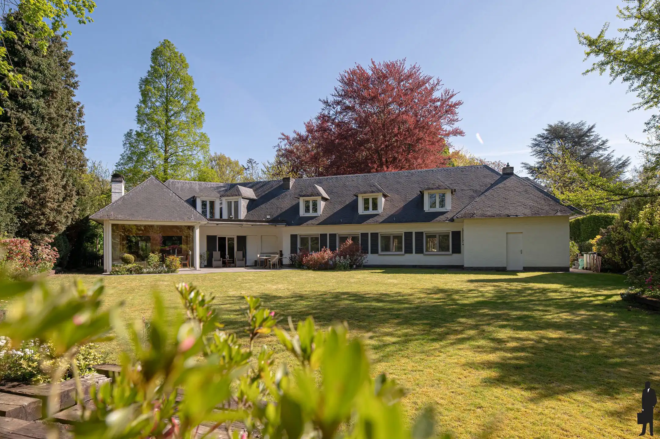 Vrijstaande villa op ca. 1.626 m² met zonnige tuin!  foto {{pictureIndex}}