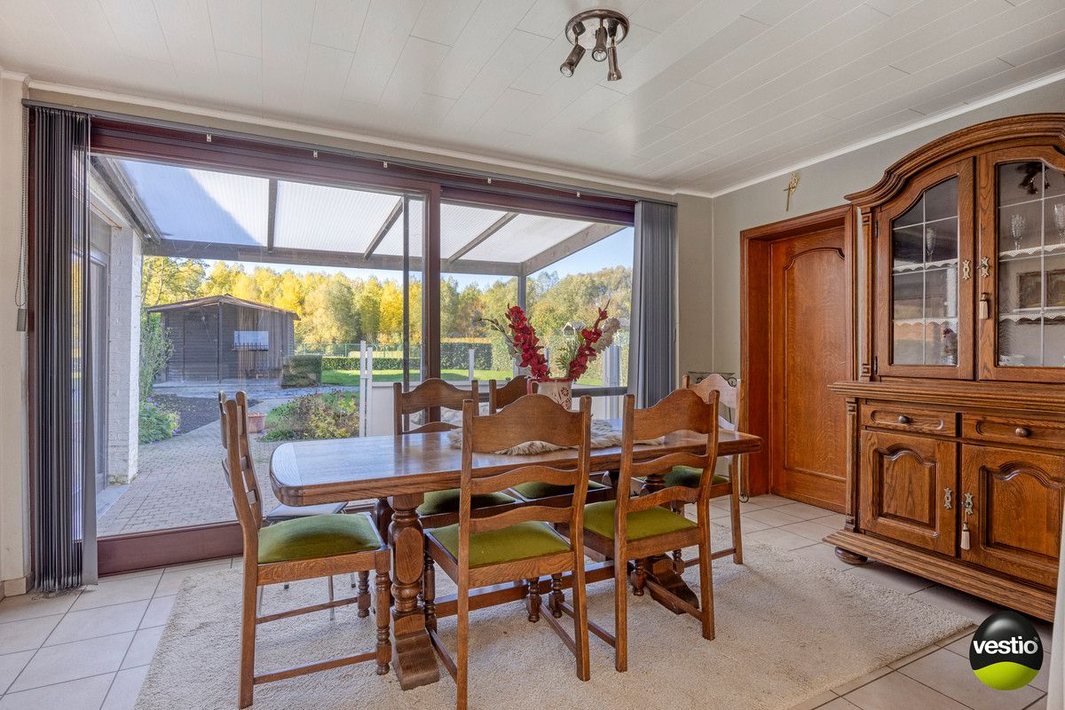 RUSTIG GELEGEN RUIME HALFVRIJSTAANDE WONING MET GROTE TUIN OP 22A49CA TE HOESELT. foto 10