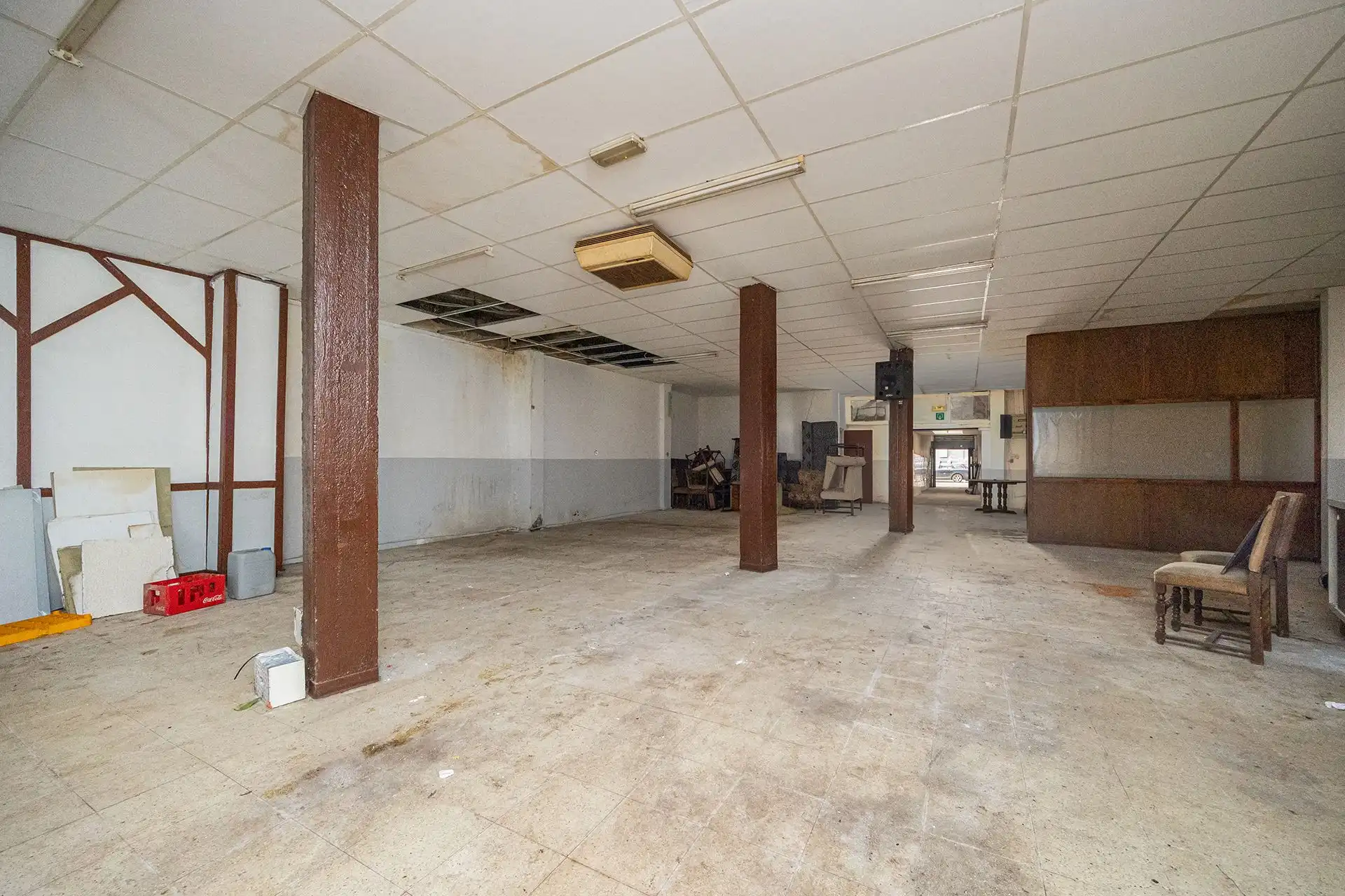 Te renoveren polyvalente ruimte in de bruisende Kievitwijk foto 6