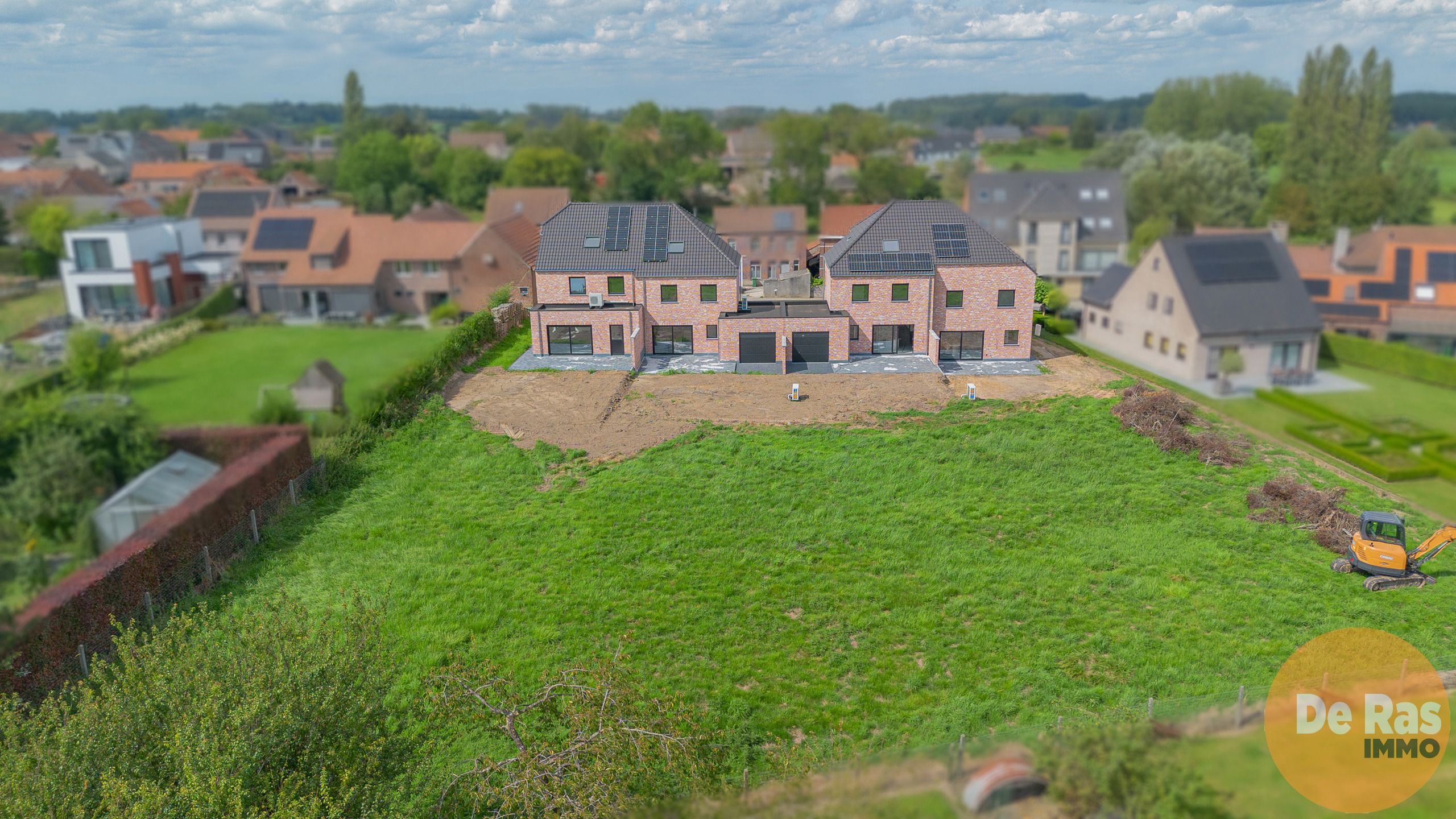 WOUBRECHTEGEM- Prachtige pastorijwoning op een leuke locatie foto 4