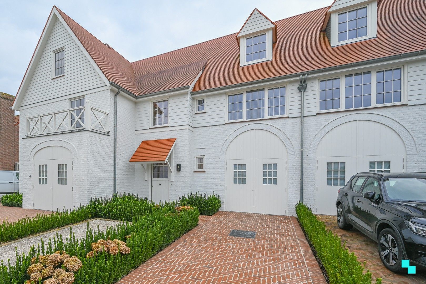 Unieke high-end woning in rustige buurt in Waregem foto {{pictureIndex}}