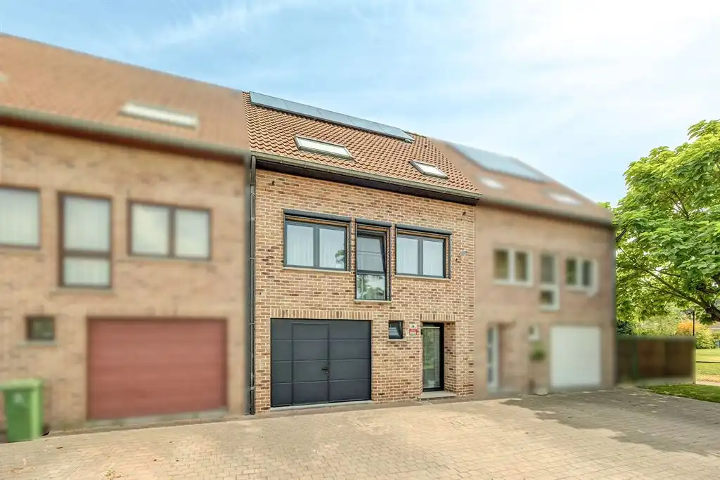 Perfect onderhouden en instapklare split-level woning foto {{pictureIndex}}