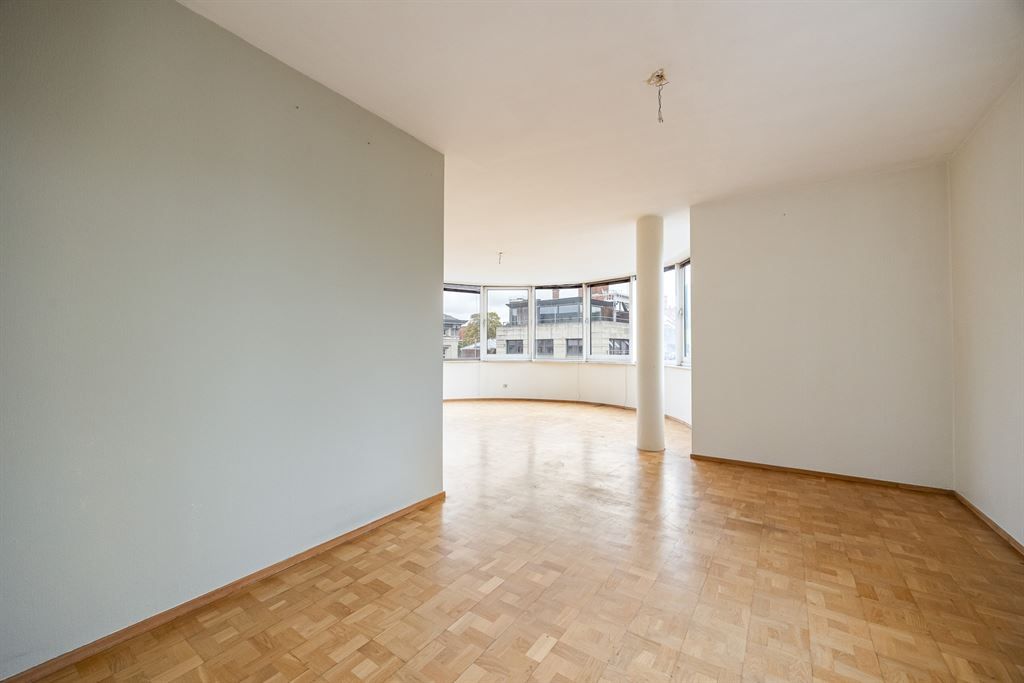 Lichtrijk appartement met 2 slaapkamers in centrum Leuven foto 4