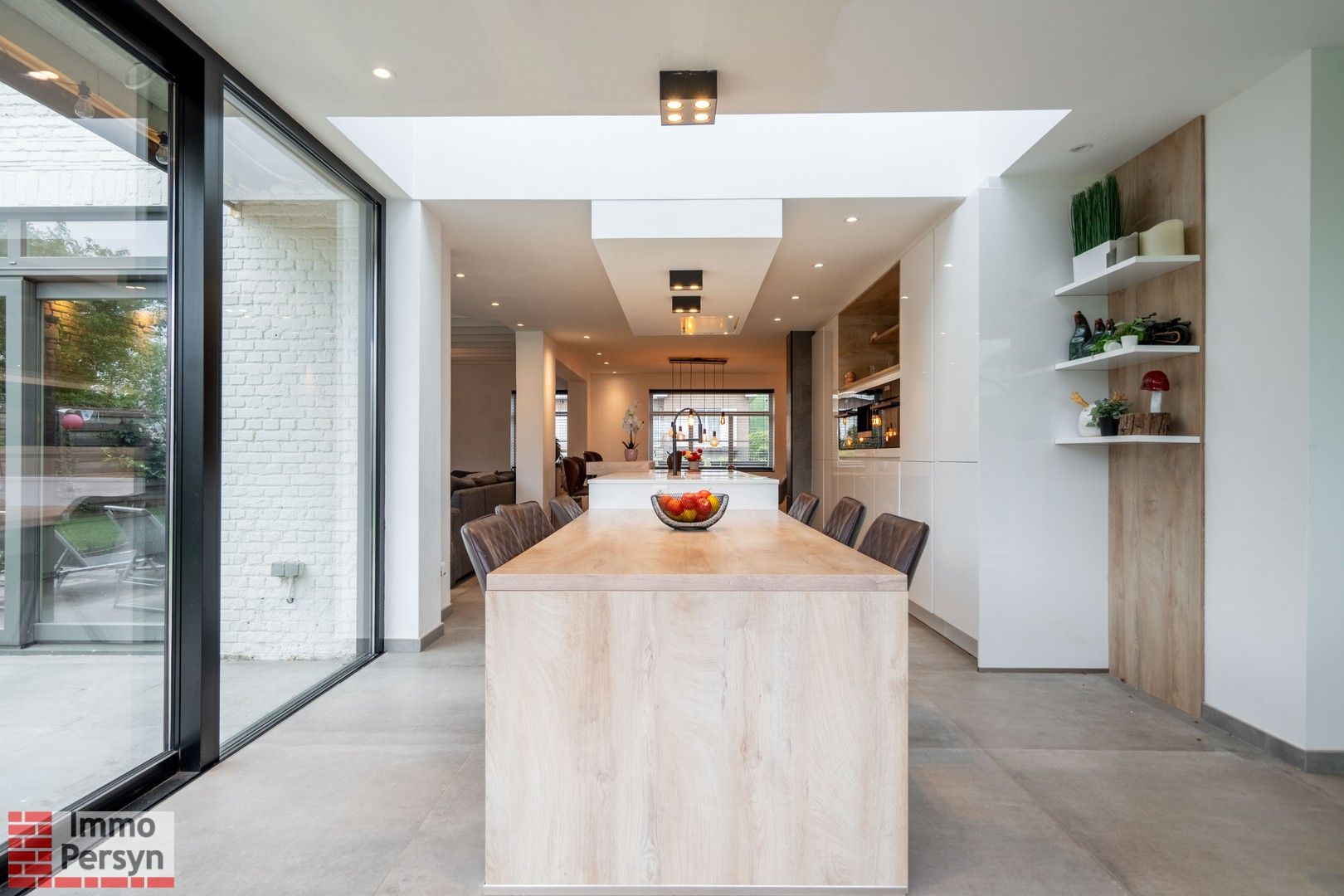 Luxueuze, ruime 4-slaapkamer woning. Twee badkamers. Gelijkvloers wonen. foto 15