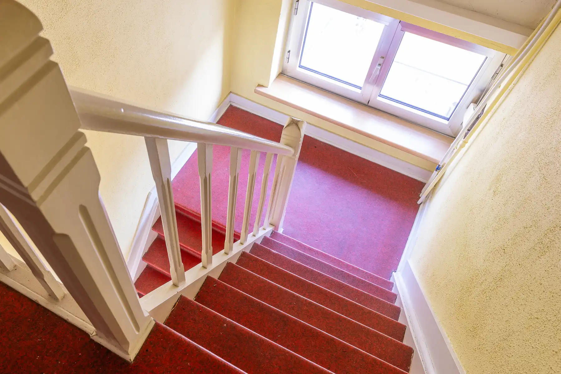 Te renoveren woning met potentieel in Drogenbos foto 17