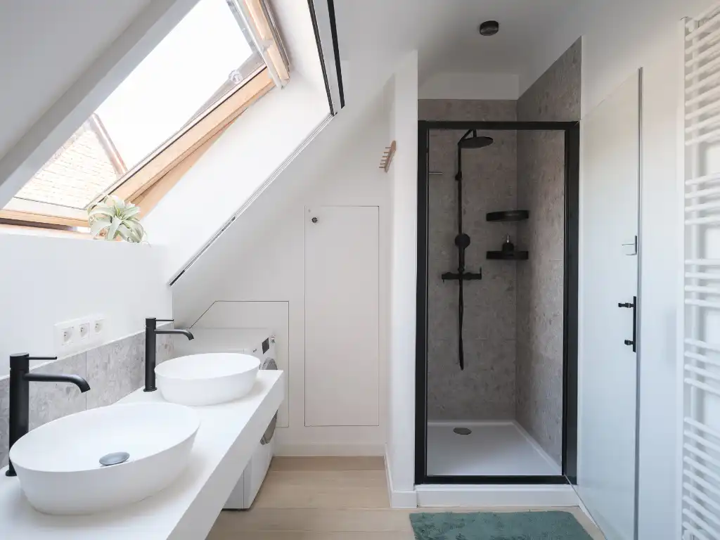 Karaktervol gerenoveerde gezinswoning (232 m²) met onder meer vijf slaapkamers. foto 25