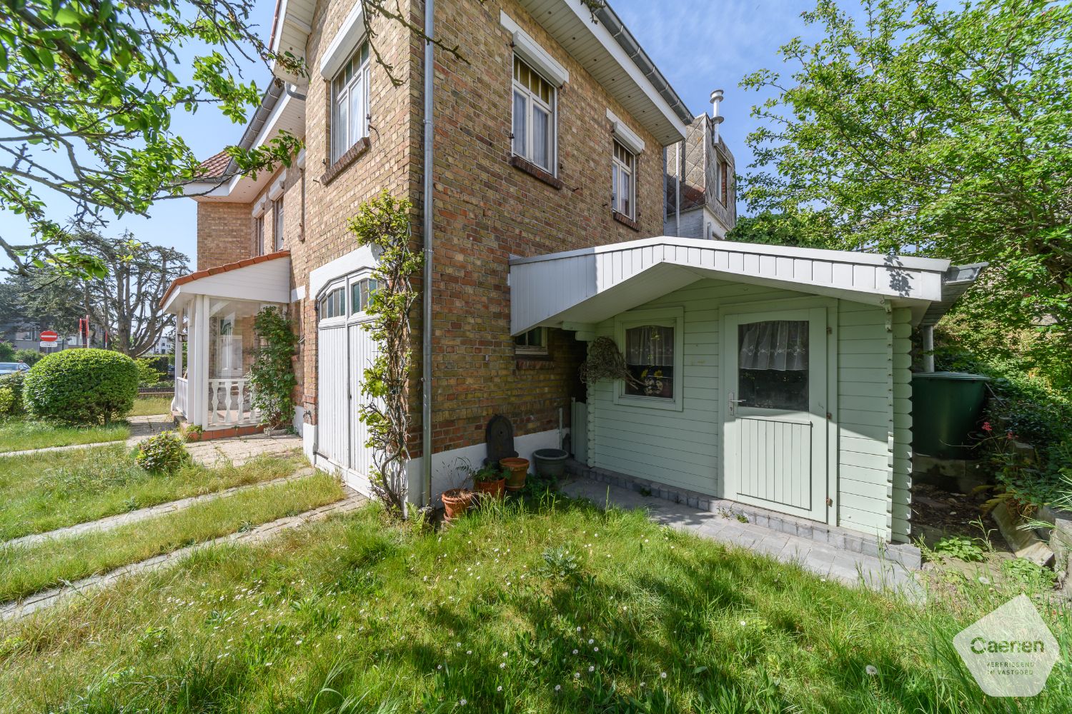 Authentieke Halfopen Villa op Wandelafstand van Zee en Winkels – Te Renoveren naar Eigen Smaak foto 2