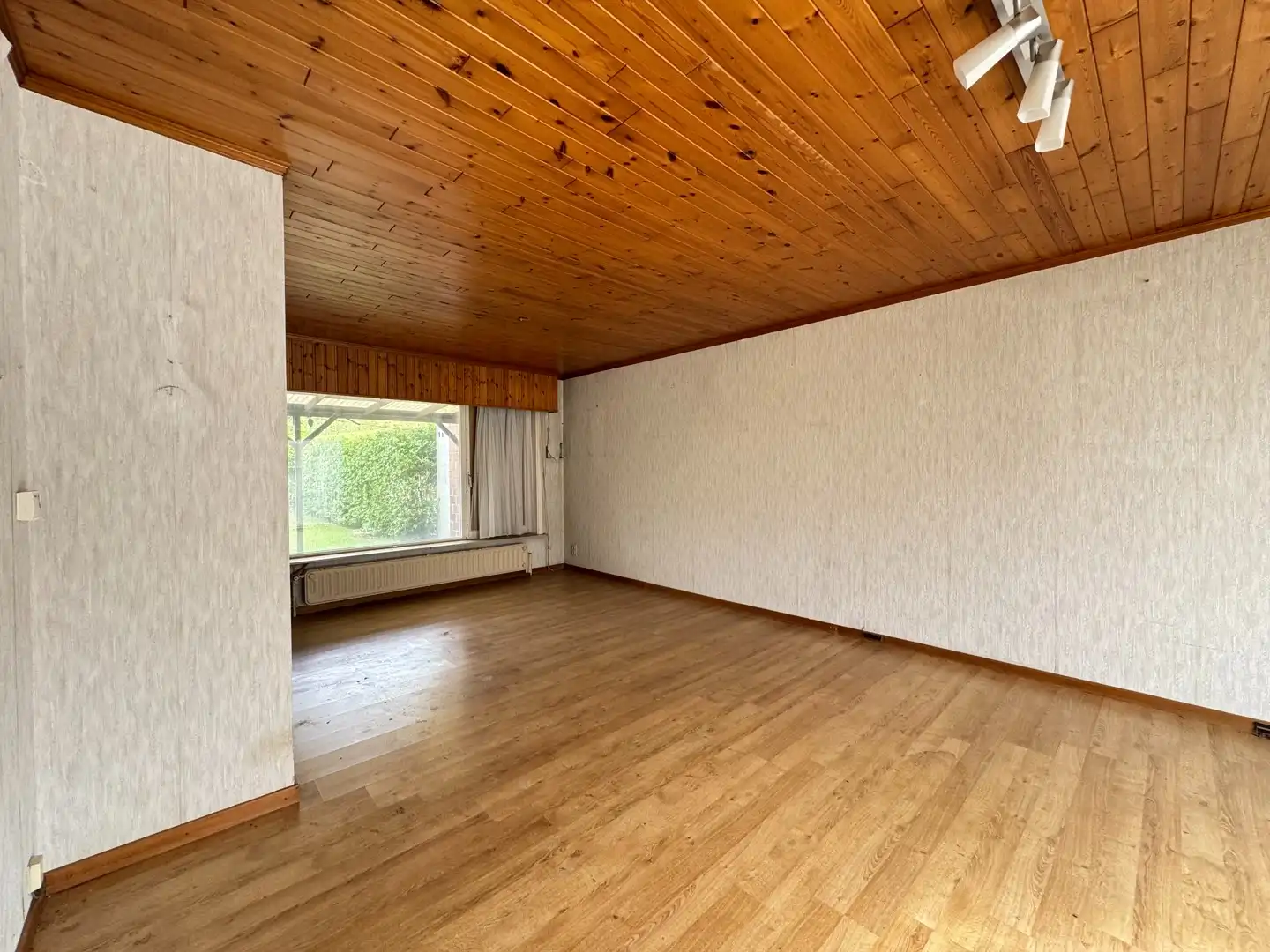 Te renoveren halfopen bebouwing op een zeer rustige locatie te Heist. foto 3