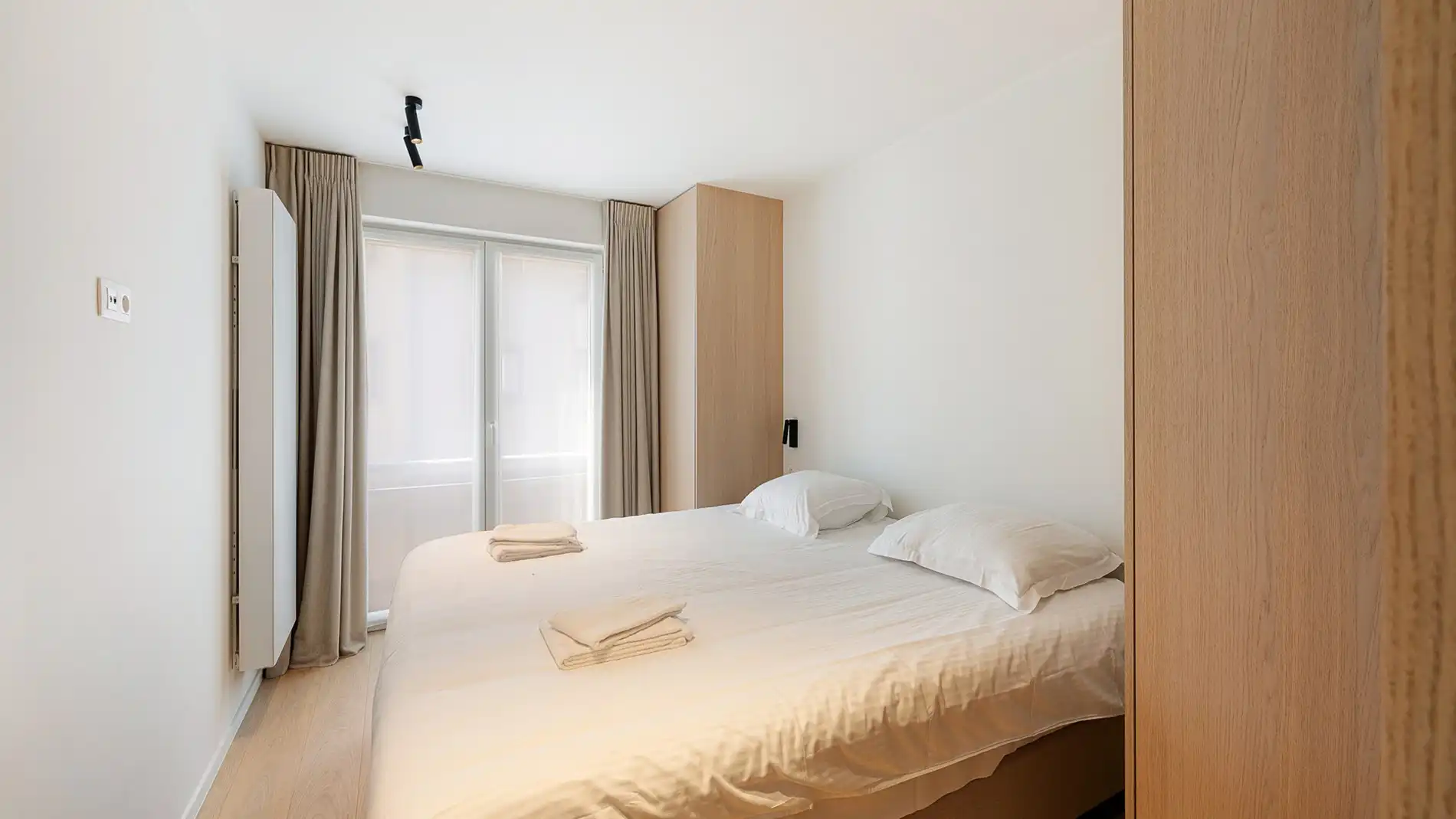 Gerenoveerd hoekappartement met 3 ruime slpks.  foto 17