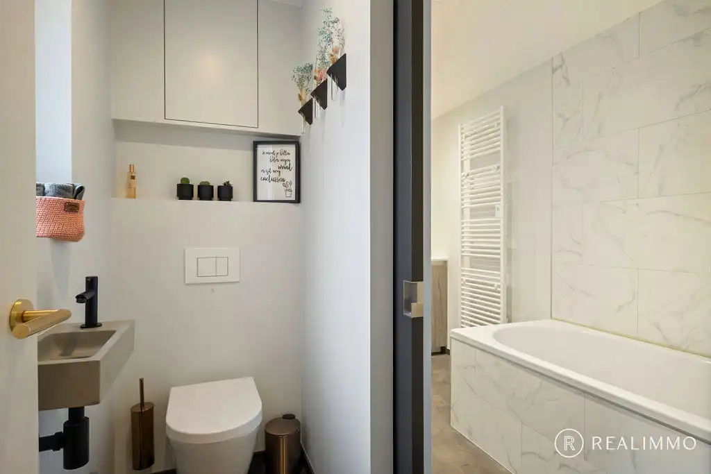 Gezellige en stijlvol gerenoveerde rijwoning te Sint-Denijs foto 12