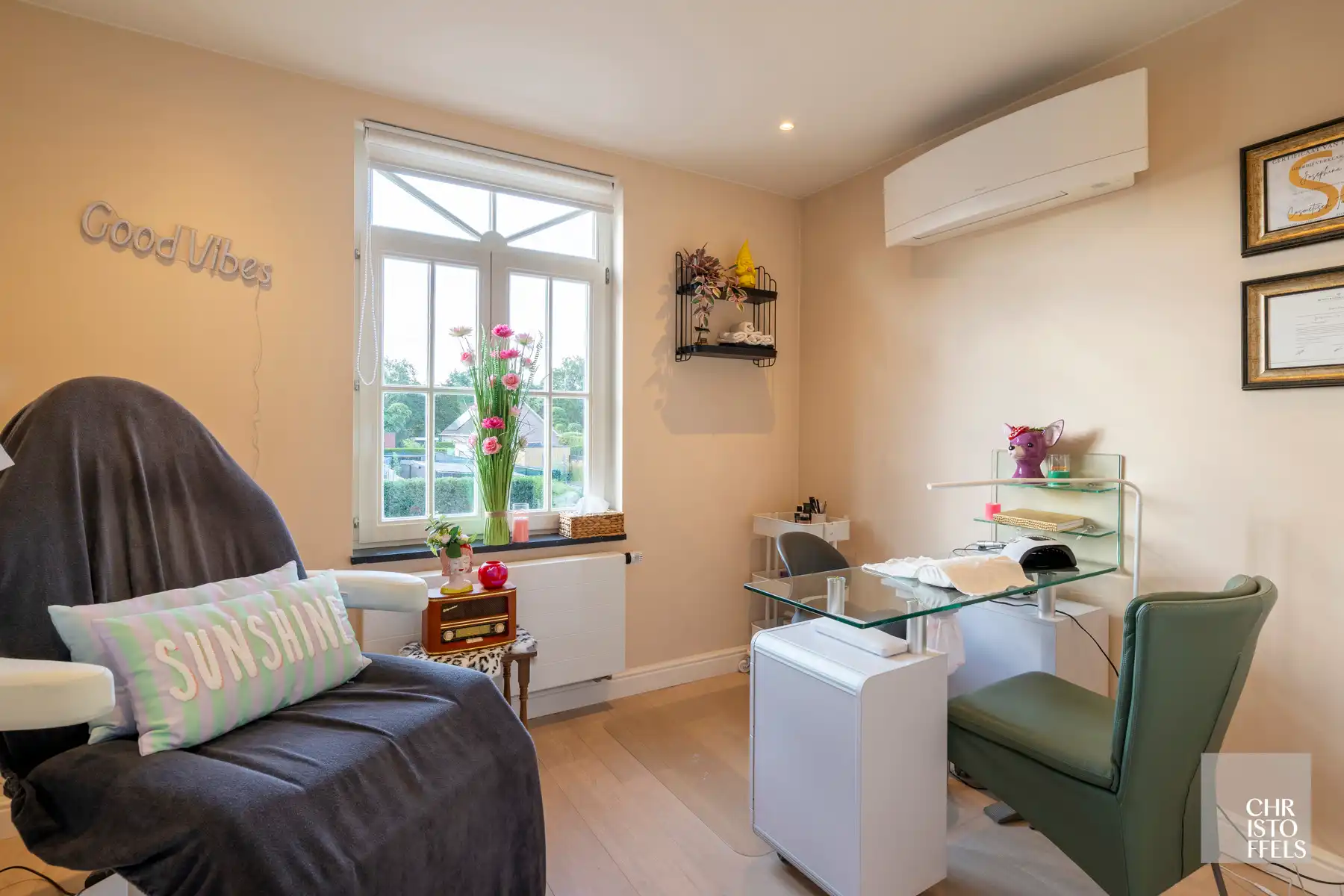 Charmante, volledig gerenoveerde villa op 1.000 m² met 4 slaapkamers en 2 badkamers foto 17